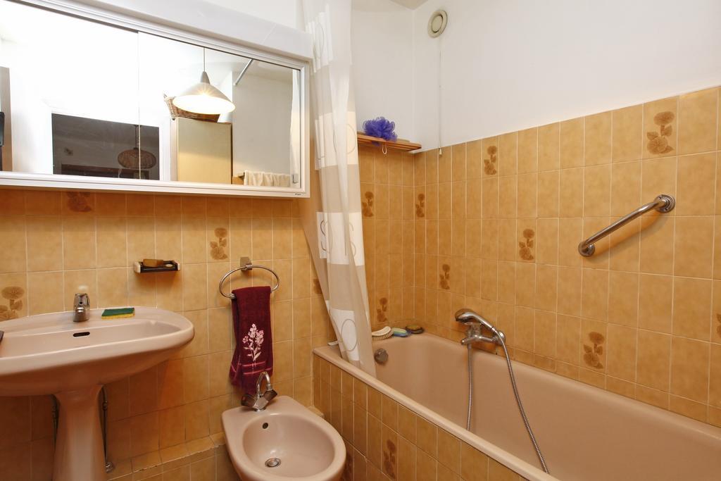 Appartement 6 Personnes Avec Terrasse Le Port Nizza Zimmer foto