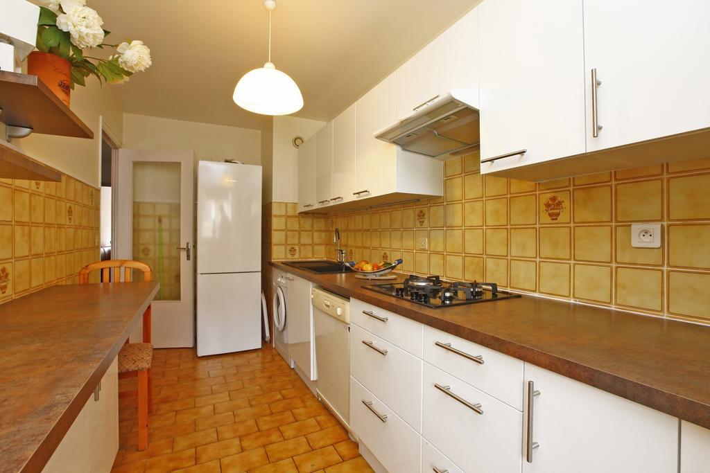 Appartement 6 Personnes Avec Terrasse Le Port Nizza Zimmer foto