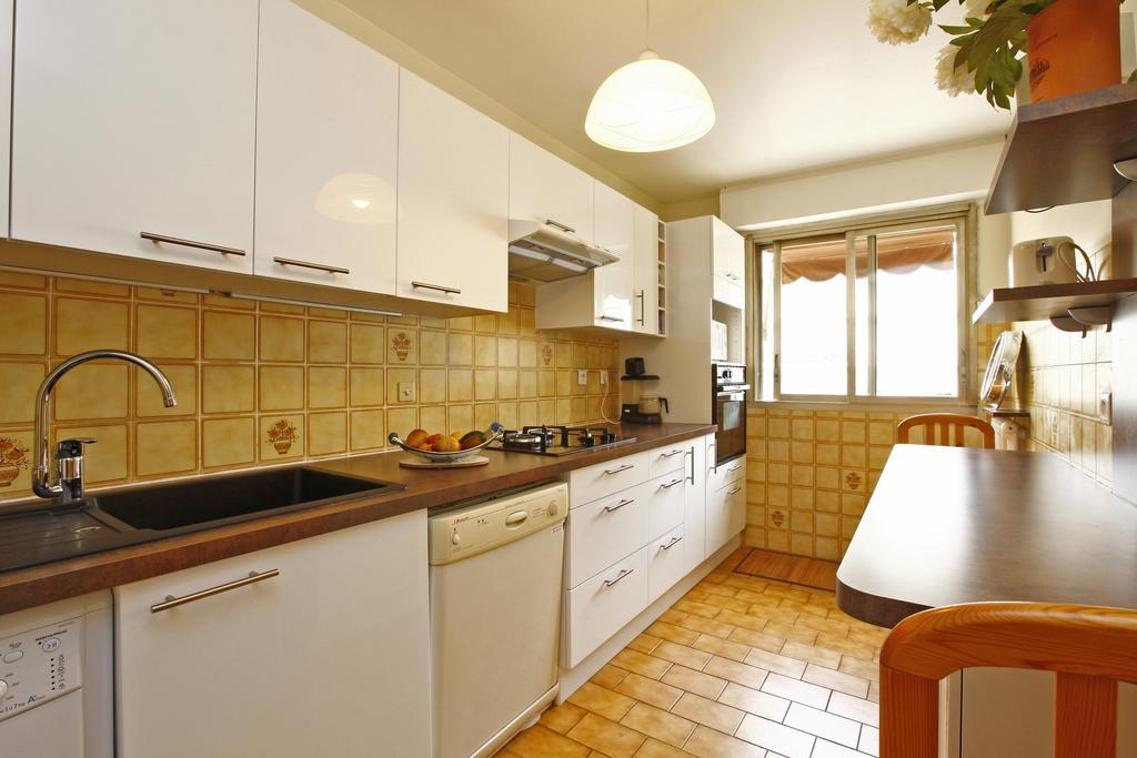Appartement 6 Personnes Avec Terrasse Le Port Nizza Zimmer foto