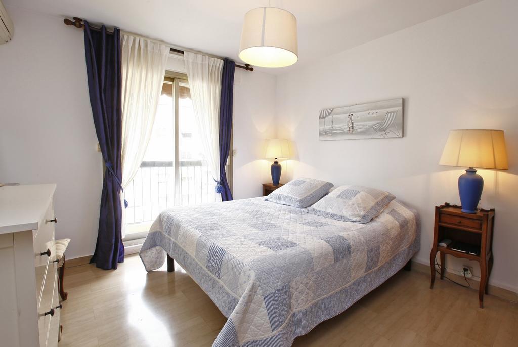 Appartement 6 Personnes Avec Terrasse Le Port Nizza Zimmer foto