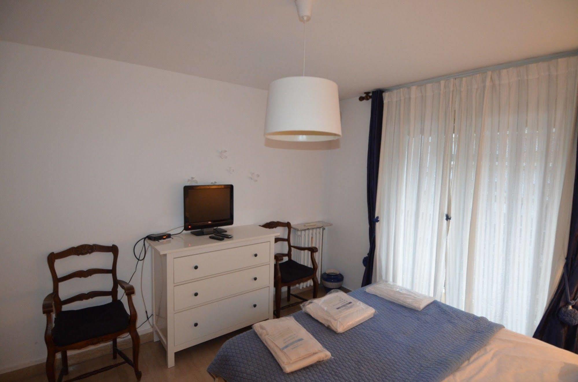 Appartement 6 Personnes Avec Terrasse Le Port Nizza Exterior foto