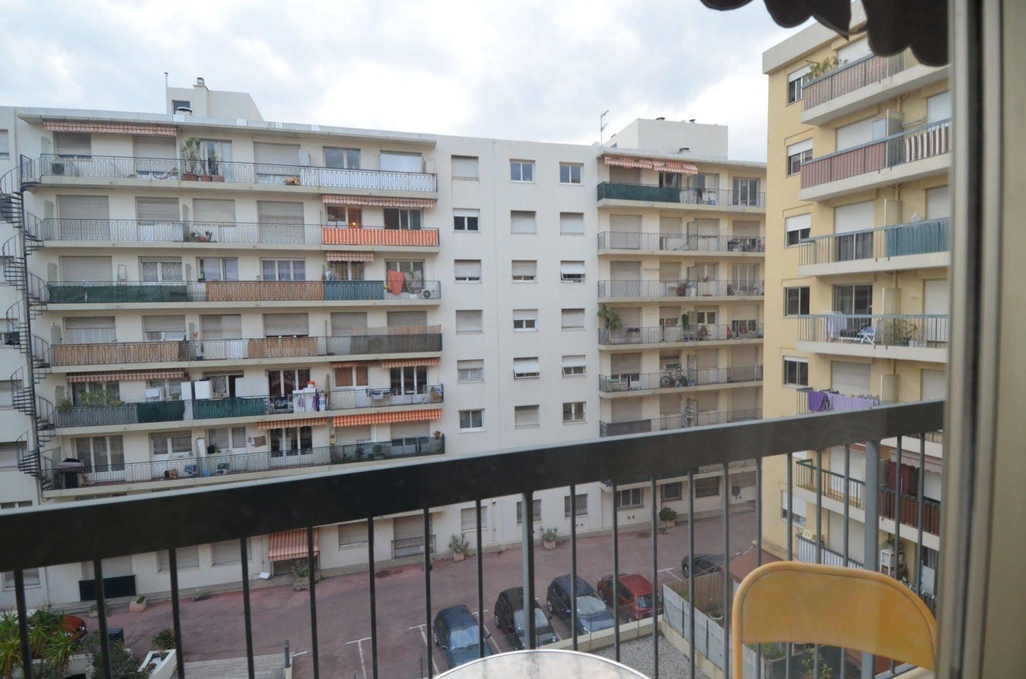 Appartement 6 Personnes Avec Terrasse Le Port Nizza Exterior foto
